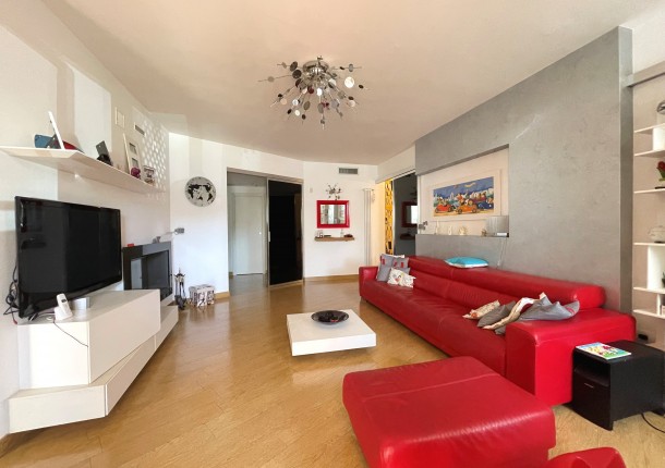 ABITAZIONE CON MANSARDA - INGRESSO INDIPENDENTE